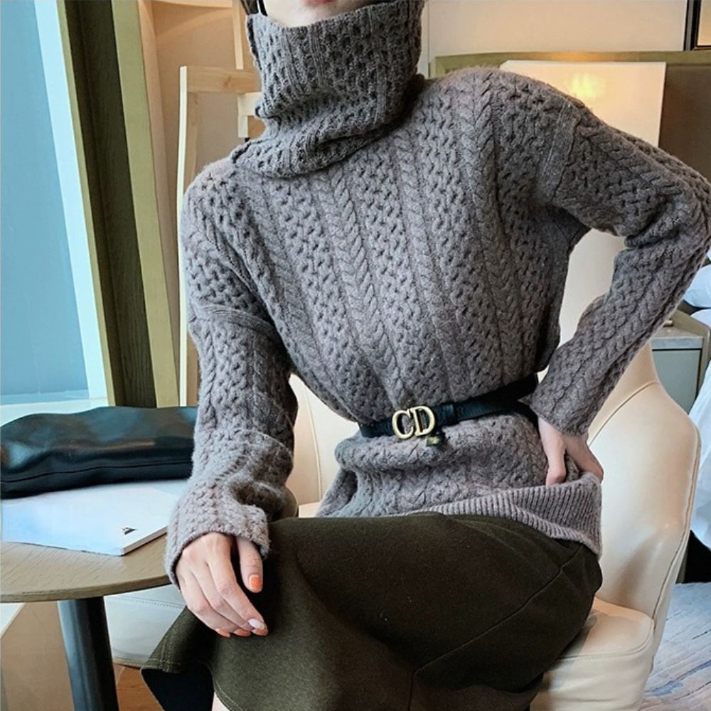 Buiten Blik Turtleneck -Trui Met Een Kabelpatroon