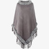 Buiten Blik Stak Poncho Met Synthetische Bontafwerking En Marteldetail