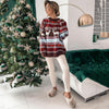 Buiten Blik Modelable Holiday Sweaters Met Een Feestelijk Rendierpatroon