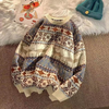 Buiten Blik Modelable Holiday Sweaters Met Een Feestelijk Rendierpatroon